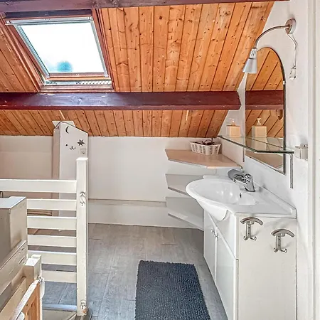 2 Bedroom Front In *