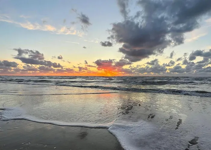 2 Bedroom Front In Egmond aan Zee